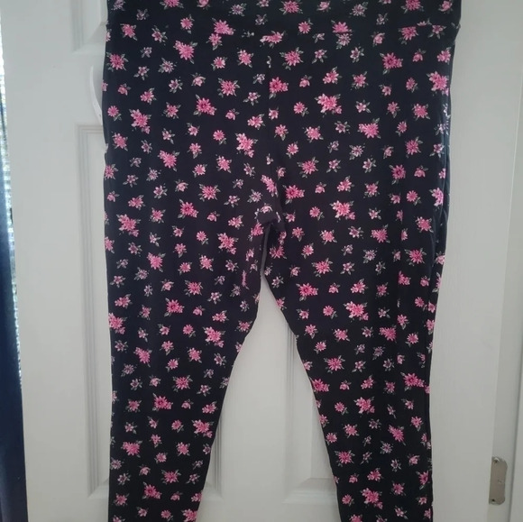 LEGGINGS - Picture 2 of 2